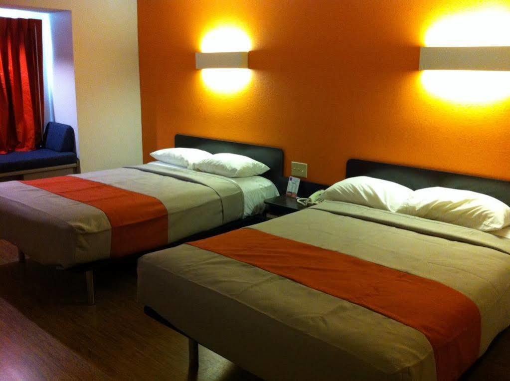 Motel 6 Indianapolis Carmel Ngoại thất bức ảnh