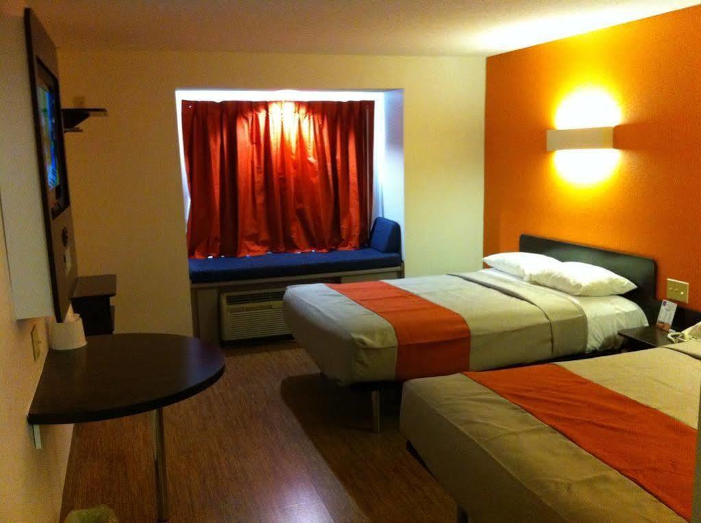 Motel 6 Indianapolis Carmel Ngoại thất bức ảnh