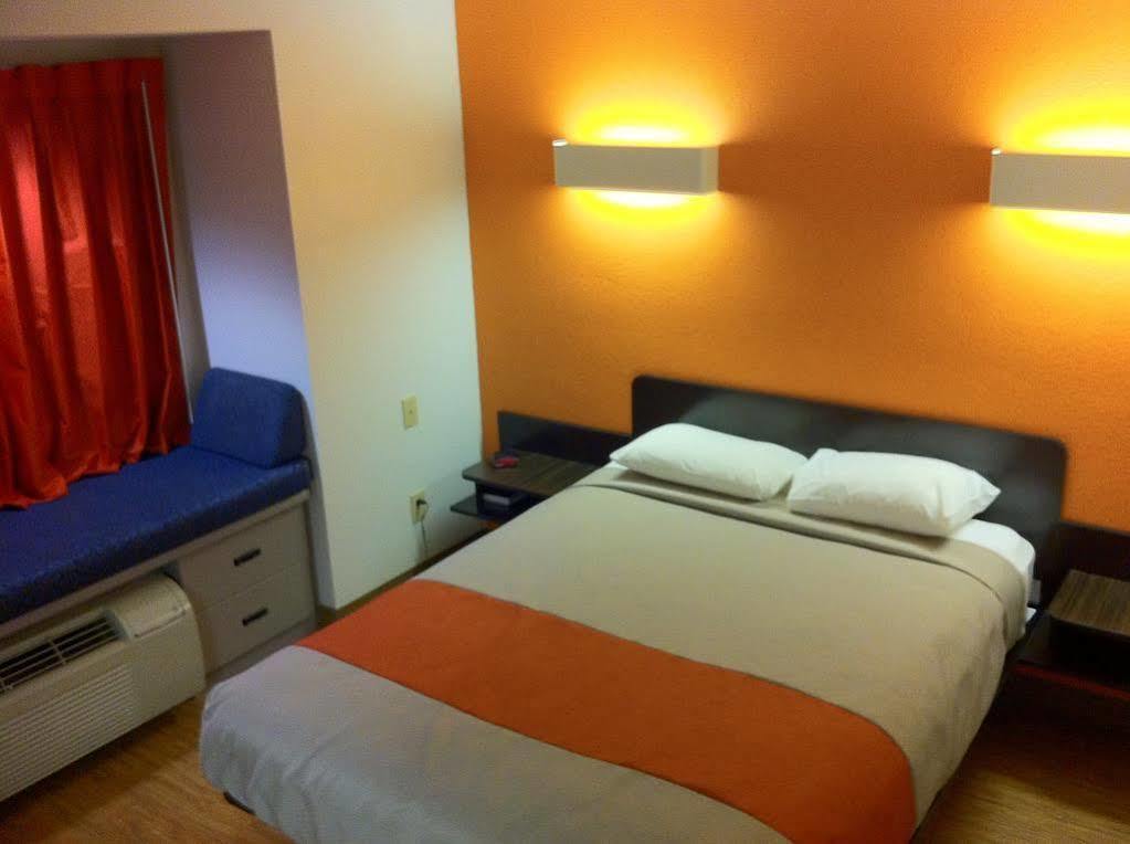 Motel 6 Indianapolis Carmel Ngoại thất bức ảnh